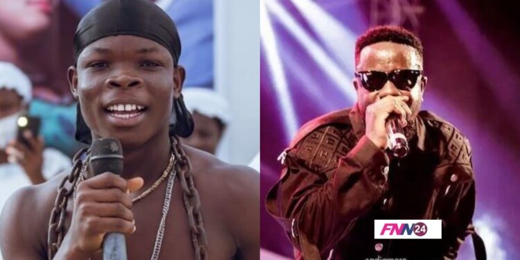 Ay Poyoo battles Sarkodie