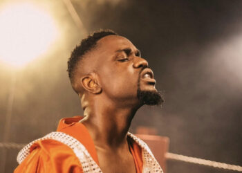 Sarkodie tears Yaa Pono into pieces in new song