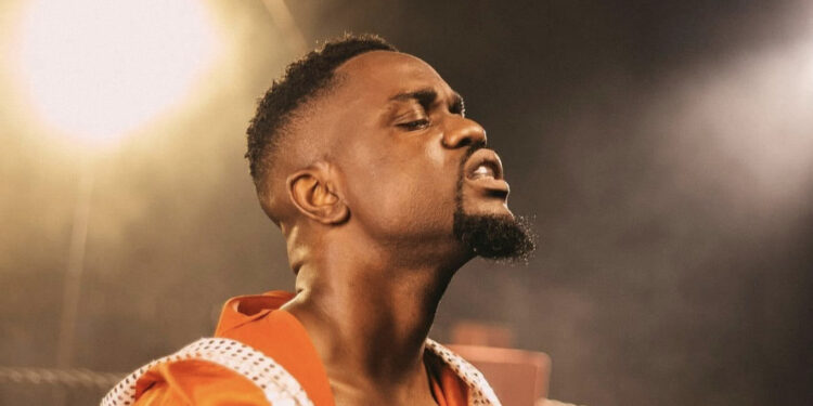 Sarkodie tears Yaa Pono into pieces in new song