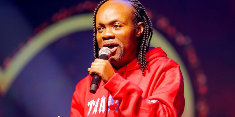 Ghana Drunkards Association supports the funeral of the late Daddy Lumba with Ghs10,000